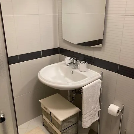 With Parking Space - 27715 פולה